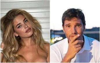 Sul web video privati De Martino-Tronelli, conduttore 'allertato' da follower Sul web video privati De Martino-Tronelli, conduttore 'allertato' da follower