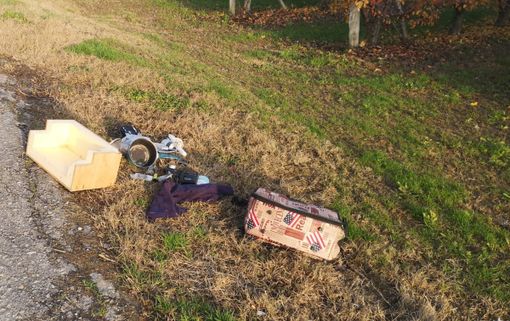 Beccati dalla polizia locale di Guarene a buttare rifiuti nei fossati: sanzionati Beccati dalla polizia locale di Guarene a buttare rifiuti nei fossati: sanzionati