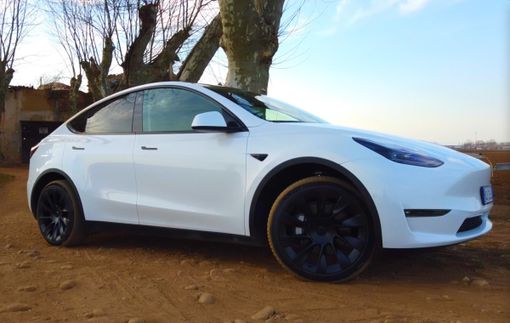 TerzoGarage: nella quinta puntata protagonista la Tesla Model Y, un Suv elettrico con oltre 500 km di autonomia TerzoGarage: nella quinta puntata protagonista la Tesla Model Y, un Suv elettrico con oltre 500 km di autonomia