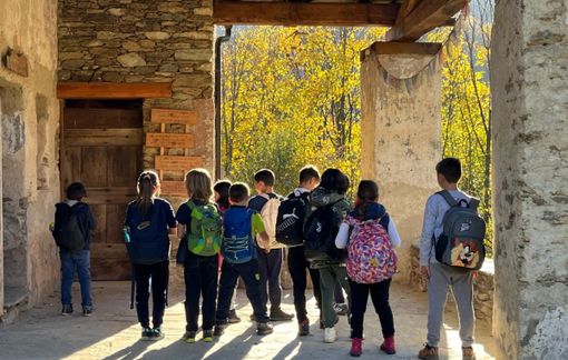 Un bosco di storie: le classi terza e quarta di Brossasco alla scoperta di Borgata Comba