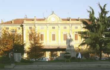 La stazione di Saluzzo La stazione di Saluzzo