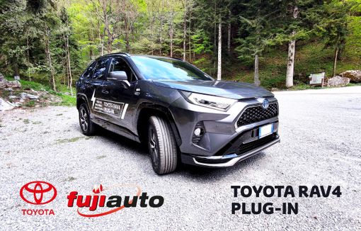 RAV4 “Plug-in” Hybrid, la nuova ammiraglia ibrida di Toyota “super-ricaricabile”