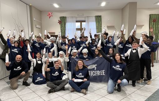 Al "Donadio" di Dronero un erogatore di acqua microfiltrata grazie a Plastic Free ed Etjca