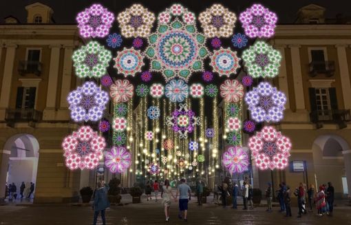 Cuneo, svelato il portale luminoso della settima Illuminata Cuneo, svelato il portale luminoso della settima Illuminata