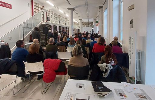 Tre scaffali per tre "ragazze di Asti": la Biblioteca Faletti intitola spazi a Daniela Albertelli, Alessandra Appiano ed Elisa Schininà Tre scaffali per tre "ragazze di Asti": la Biblioteca Faletti intitola spazi a Daniela Albertelli, Alessandra Appiano ed Elisa Schininà