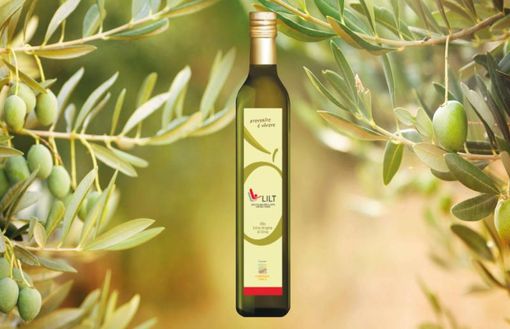 La Lilt Cuneo regala 133 bottiglie del suo olio d'oliva alle famiglie in difficoltà La Lilt Cuneo regala 133 bottiglie del suo olio d'oliva alle famiglie in difficoltà