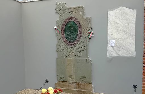 La tomba del Generale Giuseppe Angelino, recentemente restaurata, nel cimitero di Envie