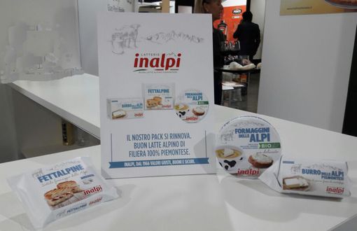 Inalpi presenta a Cibus Connect il primo Formaggino Bio Inalpi presenta a Cibus Connect il primo Formaggino Bio