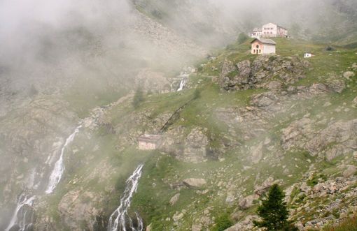 Le centralina posta poco più a valle di Pian del Re