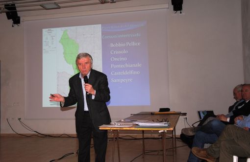 Il sindaco di Crissolo ldo Perotti nel corso della serata anti-Parco dello scorso mese di febbraio Il sindaco di Crissolo ldo Perotti nel corso della serata anti-Parco dello scorso mese di febbraio