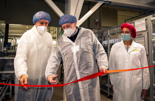 Fossano, nello stabilimento Agnesi la nuova linea di pasta con incarto compostabile: 42 milioni di confezioni di plastica in meno