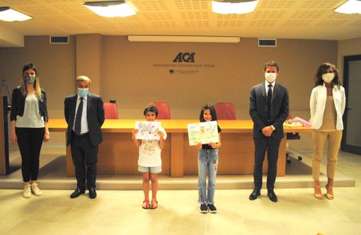 Nelle foto, momenti della premiazione. Con Martina e Adelaide, i vertici dell'A.C.A. - il presidente Giuliano Viglione, il direttore Fabrizio Pace, il vice direttore Silvia Anselmo – e la responsabile della Segreteria Generale, Elena Giachino