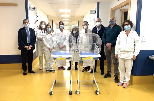 Le due speciali culle riscaldanti donate alla Pediatria del "Michele e Pietro Ferrero" Le due speciali culle riscaldanti donate alla Pediatria del "Michele e Pietro Ferrero"