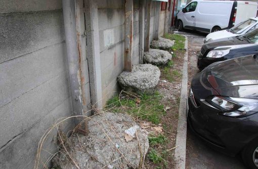 Il muro esterno dello sferisterio in piazza Martiri