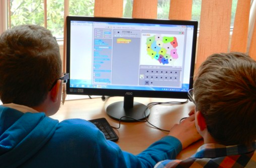 Scuola, il Ministero risponde a Cirio: frequenza in presenza solo per studenti disabili e per attività laboratoriali