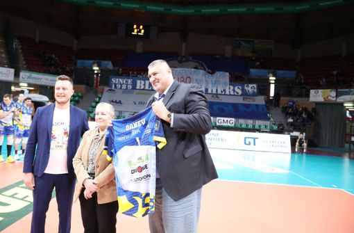 Il presidente Costamagna con la sindaca Manassero e Lubo Ganev Il presidente Costamagna con la sindaca Manassero e Lubo Ganev