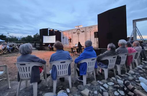Gli ospiti dell'Alba Rosa di Piozzo in prima fila per “Le Ferie di Augusto”