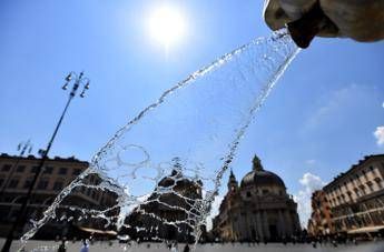 Caldo, l'esperto: "Siamo 7-8°C oltre le medie climatiche di fine di giugno" Caldo, l'esperto: "Siamo 7-8°C oltre le medie climatiche di fine di giugno"