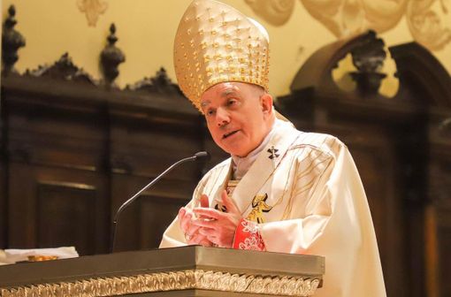 In foto monsignor Andrea Bruno Mazzocato, arcivescovo metropolita di Udine