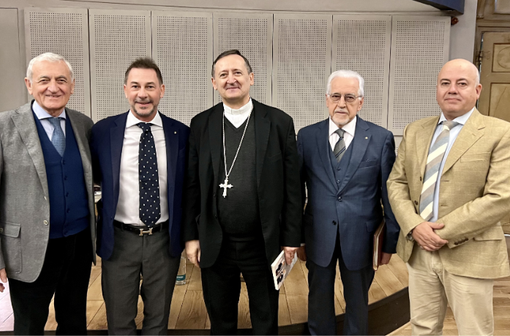 In foto Giovanni Quaglia, Gian Maria Aliberti Gerbotto, il Vescovo Cristiano Bodo, Aldo Alessandro Mola e il capitano Davide Basso