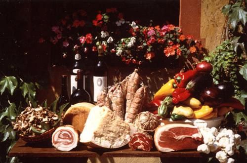 Produttori dalle valli e delle pianure intorno al Monviso a Barge con le loro “golosità”