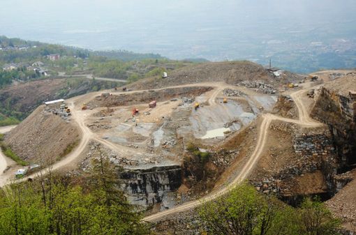 Una casa sulle alture di Bagnolo Piemonte