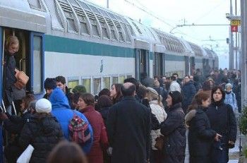 Treni: i pendolari si ribellano alle parole dell'assessore Bonino
