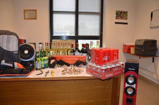 Depredarono il centro sportivo di Magliano Alfieri: sgominata banda di ricettatori ad Asti