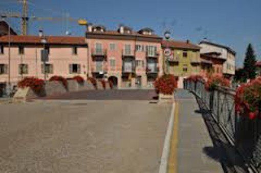 Un momento della consegna Un momento della consegna