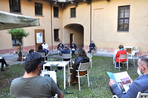 Prove di ripartenza nel centro di Bra, che si prepara alla bella stagione con una nutrita programmazione di eventi e spettacoli