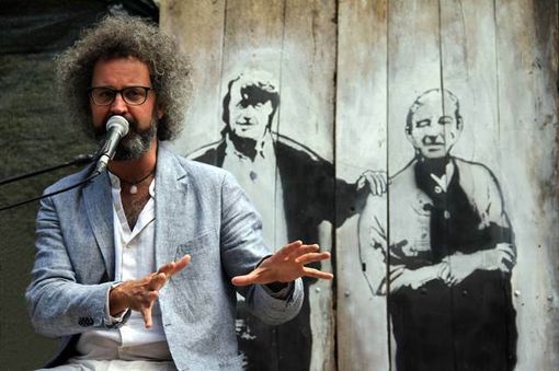 Roumiage 2020 – Simone Cristicchi chanto/canta per Fabrizio De André e Sergio Arneodo Roumiage 2020 – Simone Cristicchi chanto/canta per Fabrizio De André e Sergio Arneodo