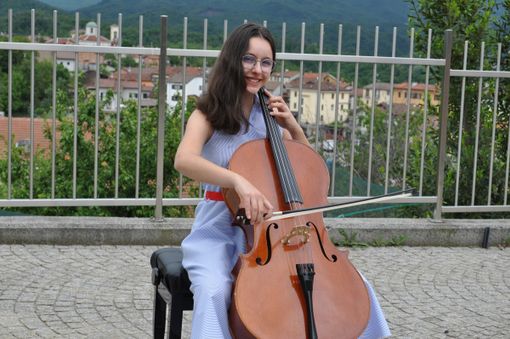 A Mondovì c'è una giovane e promettete viloncellista: è Elisa Olmo