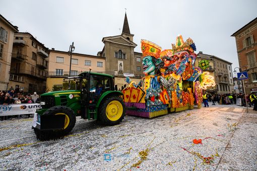 EVENTI / Impazza il Carnevale in Granda: sfilate e maschere, ma anche appuntamenti culturali e sportivi EVENTI / Impazza il Carnevale in Granda: sfilate e maschere, ma anche appuntamenti culturali e sportivi