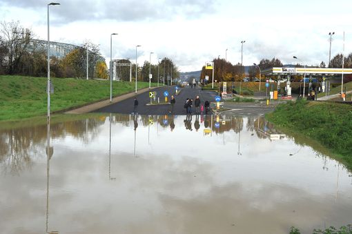 Il sottopassaggio allagato durante le piogge del fine novembre 2016 (Foto Beppe Malò)