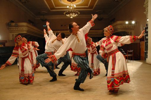 L’ensemble di danza popolare Venzelja L’ensemble di danza popolare Venzelja