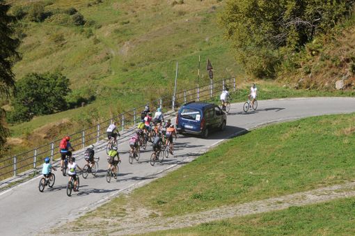 Impresa storica di Davide Rivero e Luca Cucchietti: pedalata "al contrario" e in Hand-Bike fino al Colle Fauniera