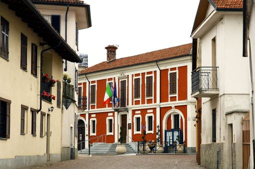 Casa vacanze, rifiuti e il Bosco del Merlino: la minoranza interroga la giunta a Caramagna Casa vacanze, rifiuti e il Bosco del Merlino: la minoranza interroga la giunta a Caramagna