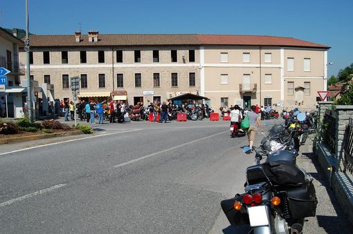 Al raduno delle Guzzi in Val Mongia raccolti fondi per i terremotati dell'Emilia