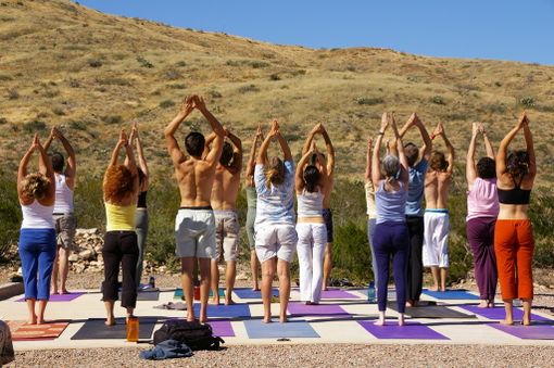 A La Morra, venerdì 28 ottobre, lezione gratuita di "yoga dinamico"
