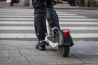 Monopattini elettrici, in arrivo la targa (e l'assicurazione) Monopattini elettrici, in arrivo la targa (e l'assicurazione)