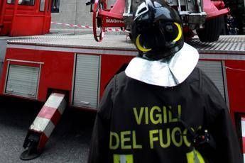 Bari, esplode bombola di gas in casa: due ferite