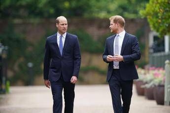 Harry atteso a Londra, Re Carlo valuta se incontrarlo ma William è contrario: "Idea terribile" Harry atteso a Londra, Re Carlo valuta se incontrarlo ma William è contrario: "Idea terribile"
