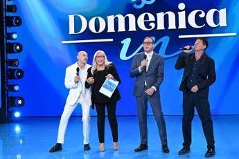 Domenica In, da Arisa a Ferzan Ozpetek: tutti gli ospiti di oggi 2 novembre Domenica In, da Arisa a Ferzan Ozpetek: tutti gli ospiti di oggi 2 novembre