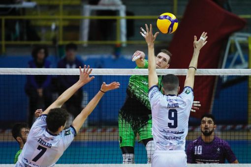 Volley maschile A3: primo colpo per Savigliano, dal Garlasco ecco Andrea Orlando Boscardini Volley maschile A3: primo colpo per Savigliano, dal Garlasco ecco Andrea Orlando Boscardini