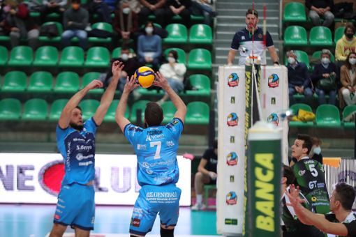 Ancora un'ottima partita per Matteo Pedron che ha guidato la BAM Acqua S. Bernardo al successo su Motta (Foto: Valerio Giraudo)