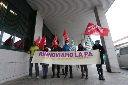 &quot;Rinnoviamo la Pubblica Amministrazione&quot;, anche a Cuneo scioperano i lavoratori statali (VIDEO)