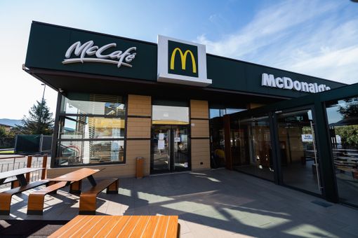 Il nuovo ristorante del marchio McDonald's (immagine d'archivio) ha assunto 52 persone, generando valore economico e sociale per il territorio locale Il nuovo ristorante del marchio McDonald's (immagine d'archivio) ha assunto 52 persone, generando valore economico e sociale per il territorio locale