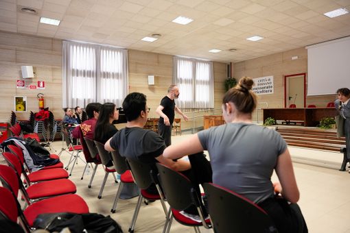 Il regista Alessio Pizzech ha incontrato i giovani talenti del Norma Fantini Opera Contest: conclusa la prima masterclass teatrale Il regista Alessio Pizzech ha incontrato i giovani talenti del Norma Fantini Opera Contest: conclusa la prima masterclass teatrale