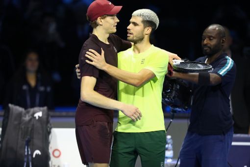 Ad Alcaraz la prima sfida del 2026, Sinner ko nel match esibizione di Seul