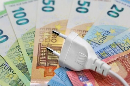 Allarme caro energia: per un’impresa media l’aumento potrebbe essere di 30mila euro all'anno Allarme caro energia: per un’impresa media l’aumento potrebbe essere di 30mila euro all'anno